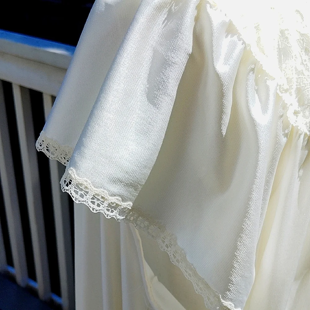 Vanity Fair Off-White Chemise Below Knee Nightie With Romantic Lace Trim Sz XL